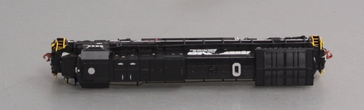 Scale Trains SXT38536 N NS GE C40-9 Horsehead Diesel Locomotive #8844 w/ DCC EX/Box