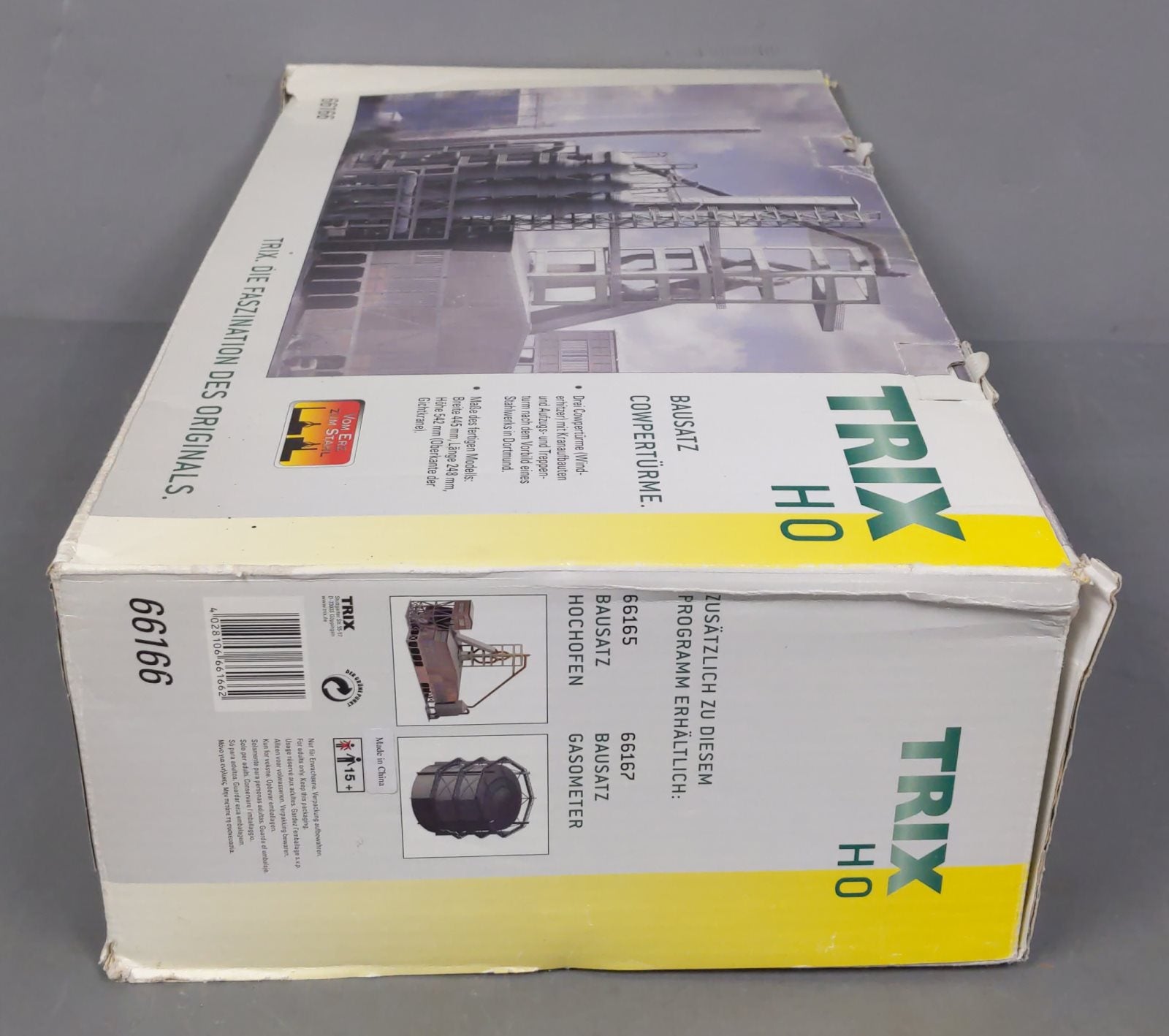 Trix 66166 Three Hot Blast Towers Building Kit