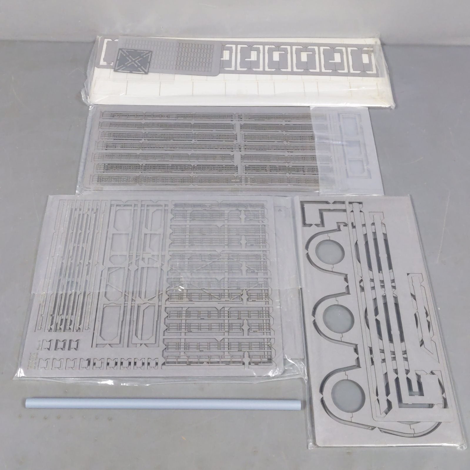 Trix 66166 Three Hot Blast Towers Building Kit
