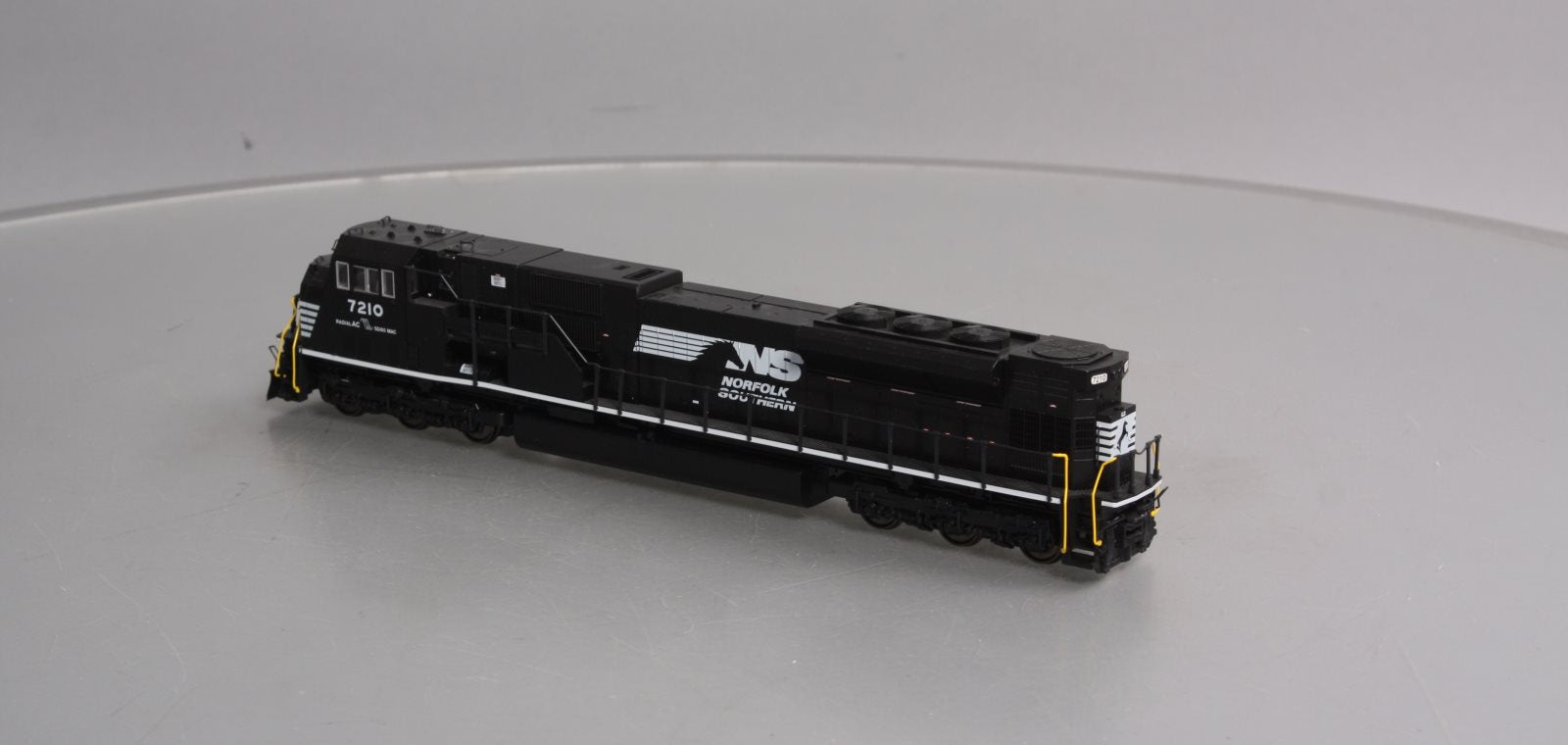 Kato 37-6374 HO Norfolk Southern SD80MAC Locomotive #7210 DC DCC Ready