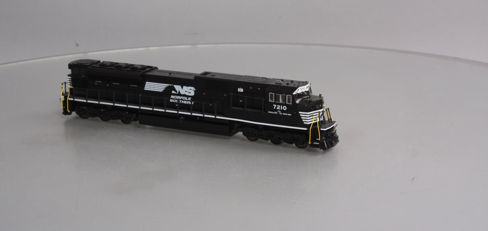 Kato 37-6374 HO Norfolk Southern SD80MAC Locomotive #7210 DC DCC Ready
