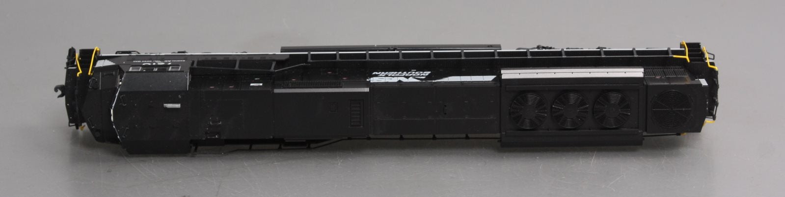 Kato 37-6374 HO Norfolk Southern SD80MAC Locomotive #7210 DC DCC Ready