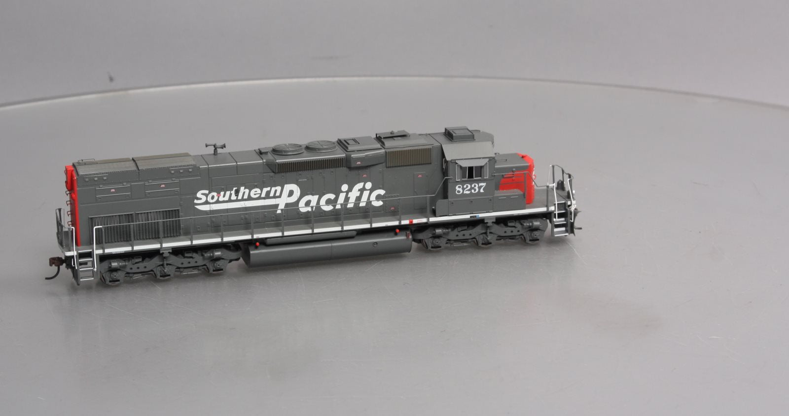 Athearn 73152 HO Southern Pacific SD40T-2 Diesel Locomotive w/DCC & Sound #8237