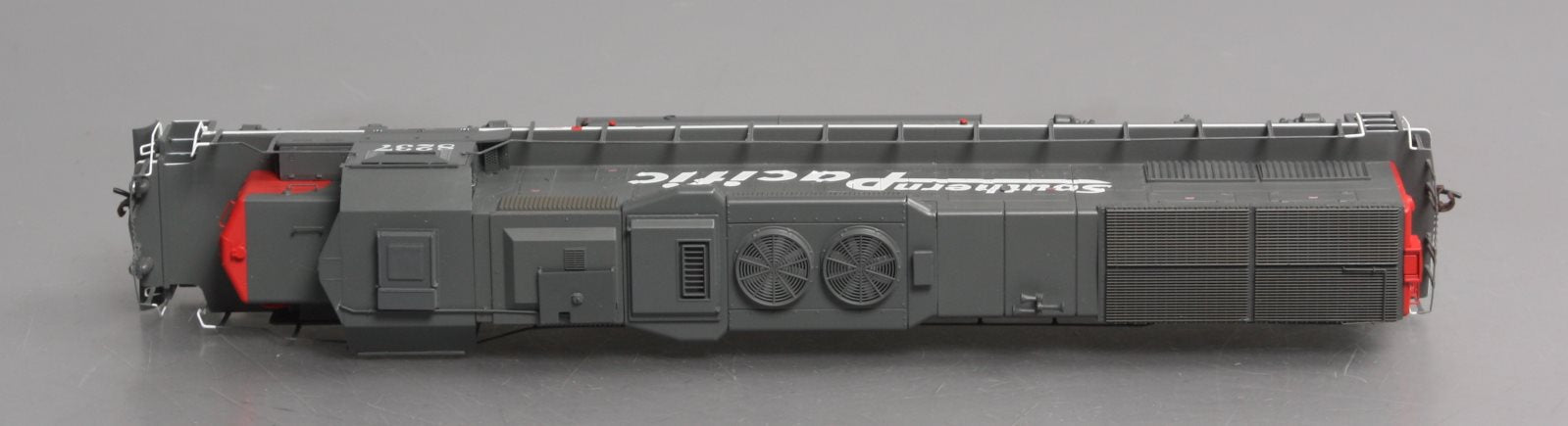 Athearn 73152 HO Southern Pacific SD40T-2 Diesel Locomotive w/DCC & Sound #8237