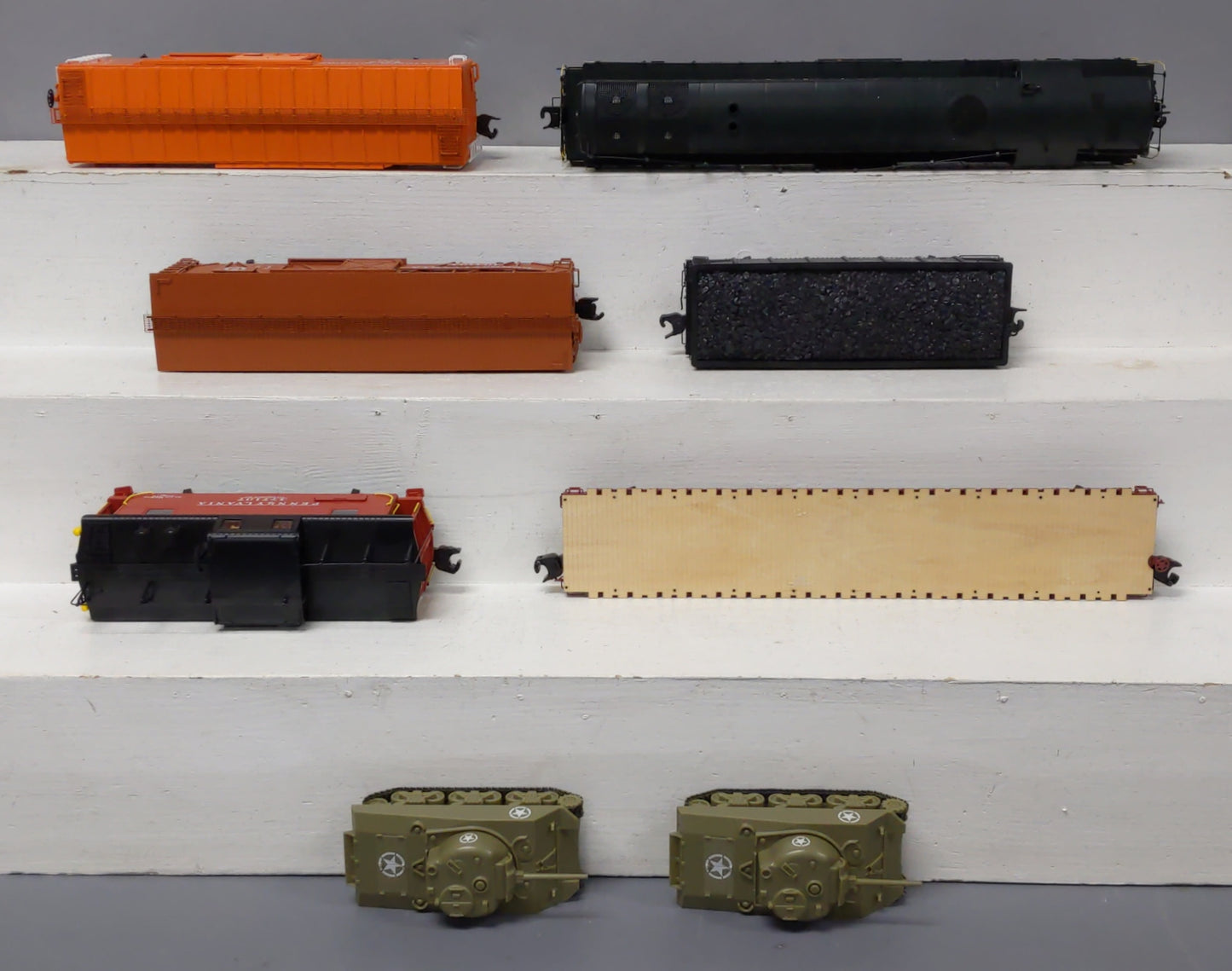 Lionel 2022100 Pennsylvania Train Master O Gauge Diesel Freight Train Set