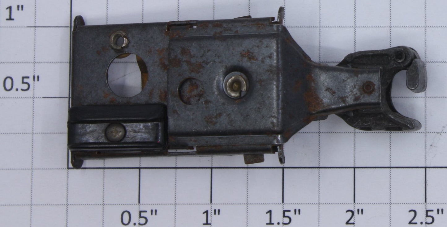 Lionel 483-2 Base Plate with Slide Shoe without Thumb Release Tab