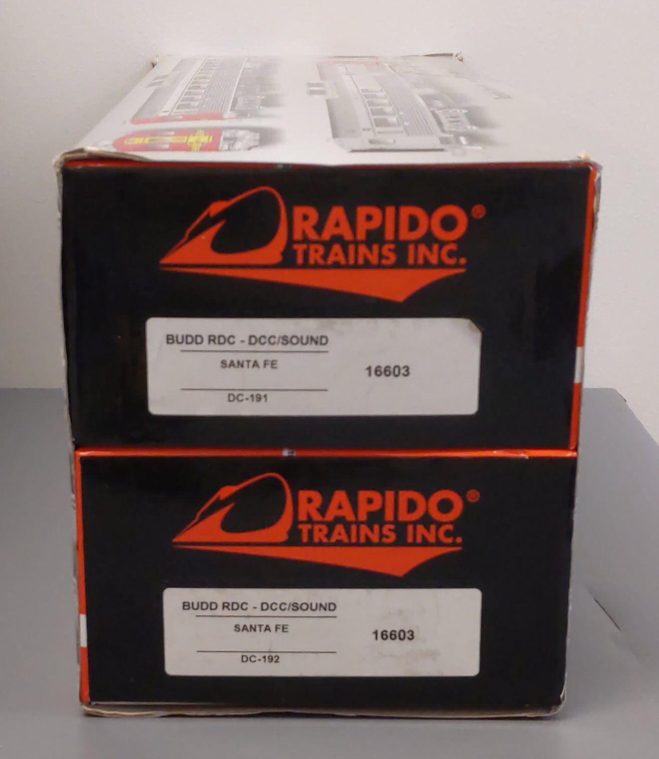 Rapido Trains 16603 HO ATSF Budd Rail Diesel Car Set w/DCC/Sound #191 & #192