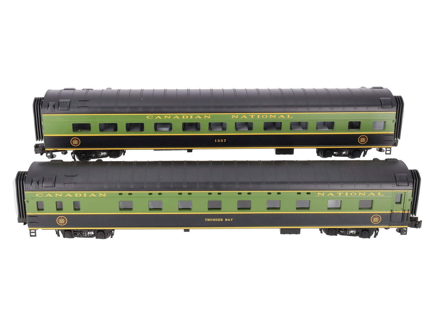 MTH 20-6674 O CN 70' Streamlined Sleeper/Diner Passenger Car Set (Set of 2) LN/Box