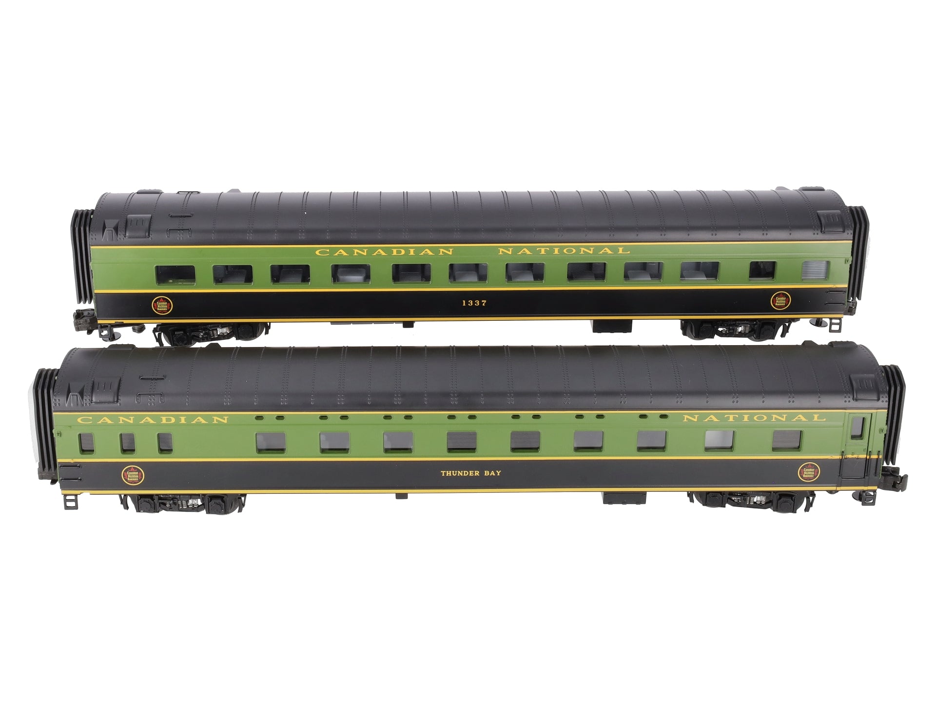 MTH 20-6674 O CN 70' Streamlined Sleeper/Diner Passenger Car Set (Set of 2) LN/Box