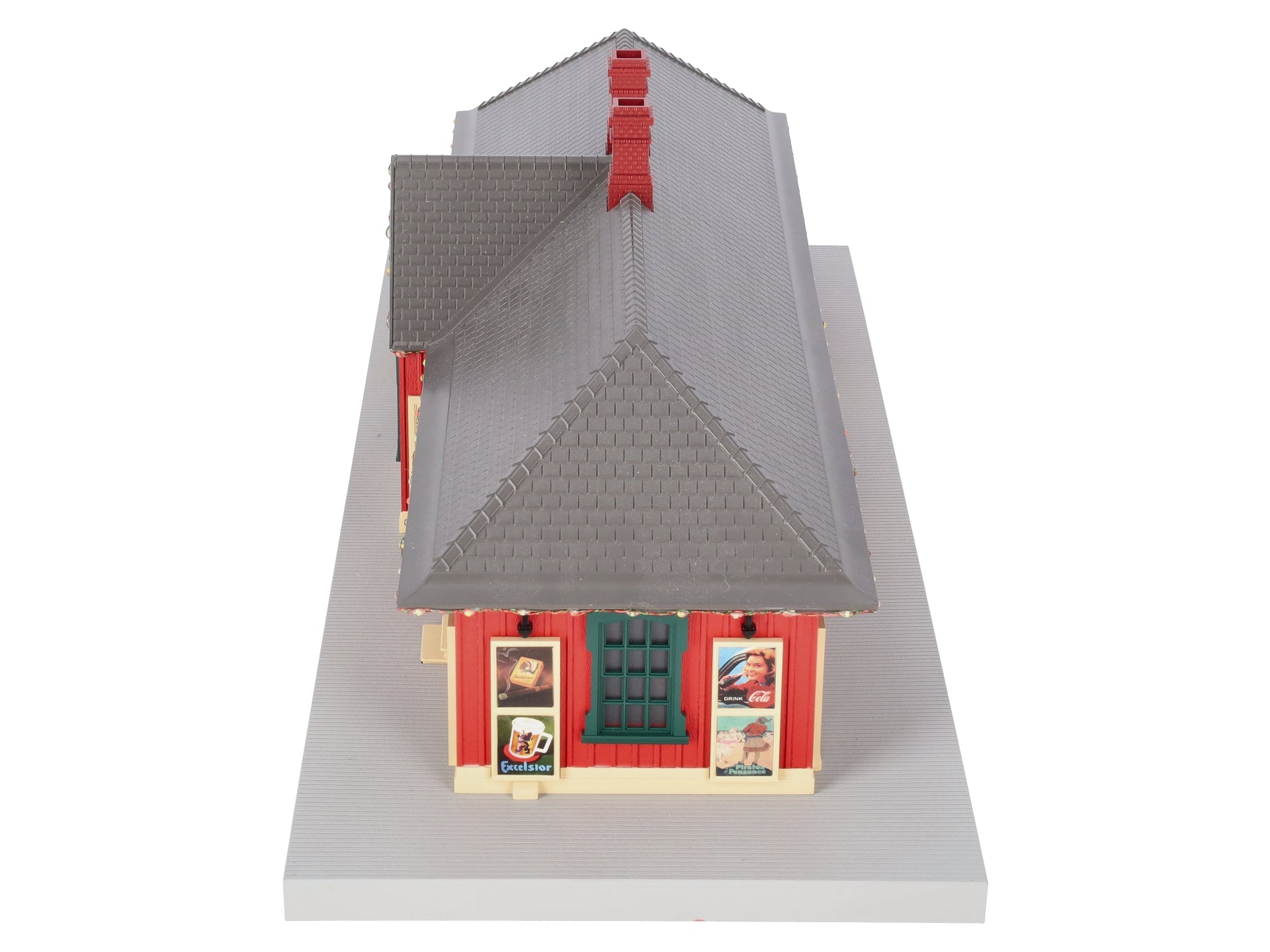 MTH 30-90610 O Main Street Country Passenger Station w/Christmas Lights