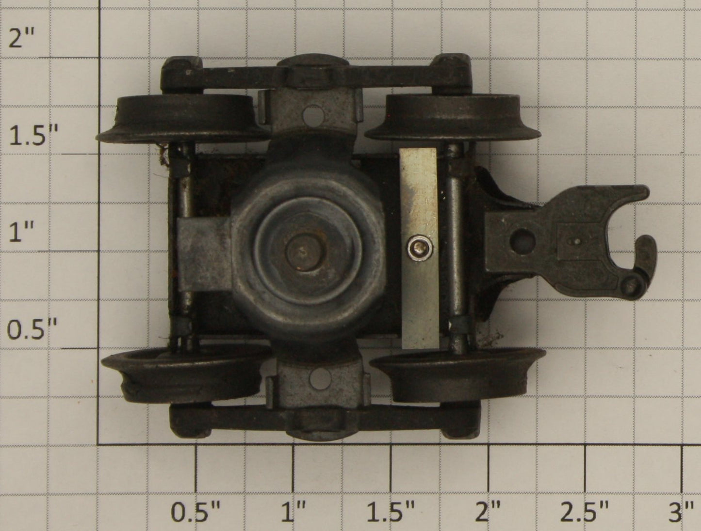 Lionel 479-2X Bar End Freight Car Operating Coupler Truck with Stud