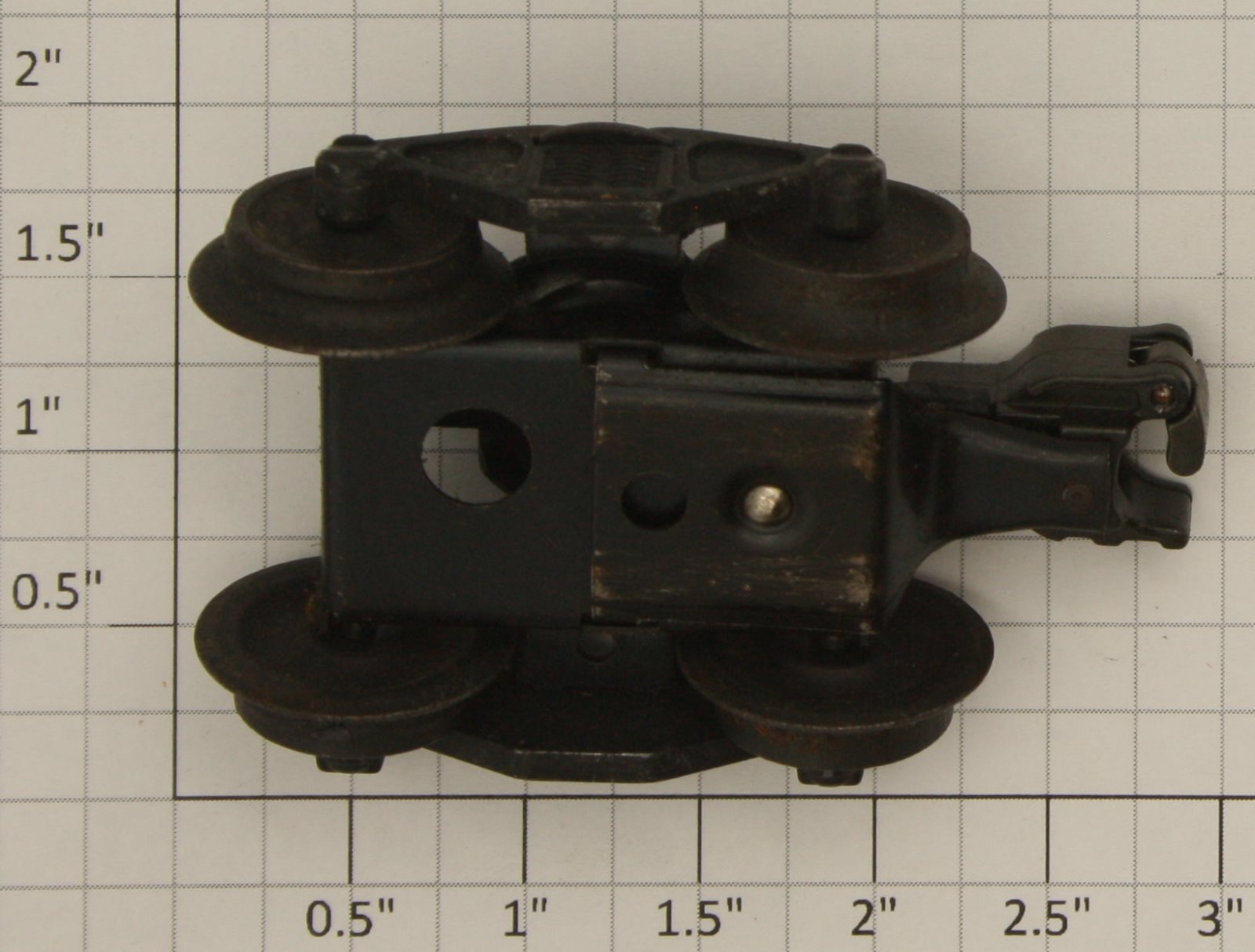Lionel 479-2X Bar End Freight Car Operating Coupler Truck with Stud