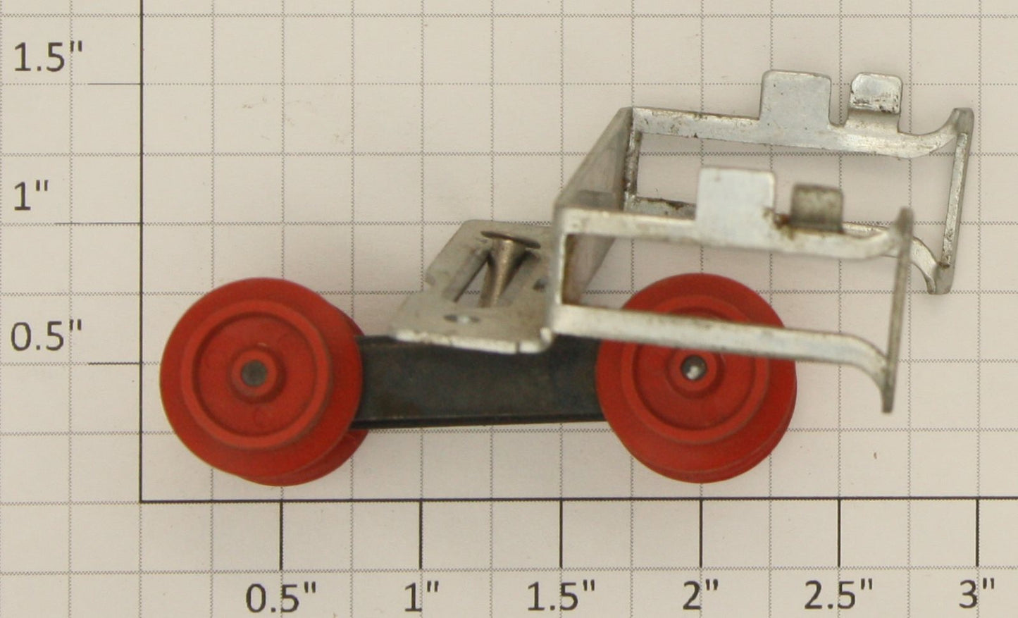 American Flyer XA13A085R Crosshead Guide & Front Truck Assembly with Red Wheels