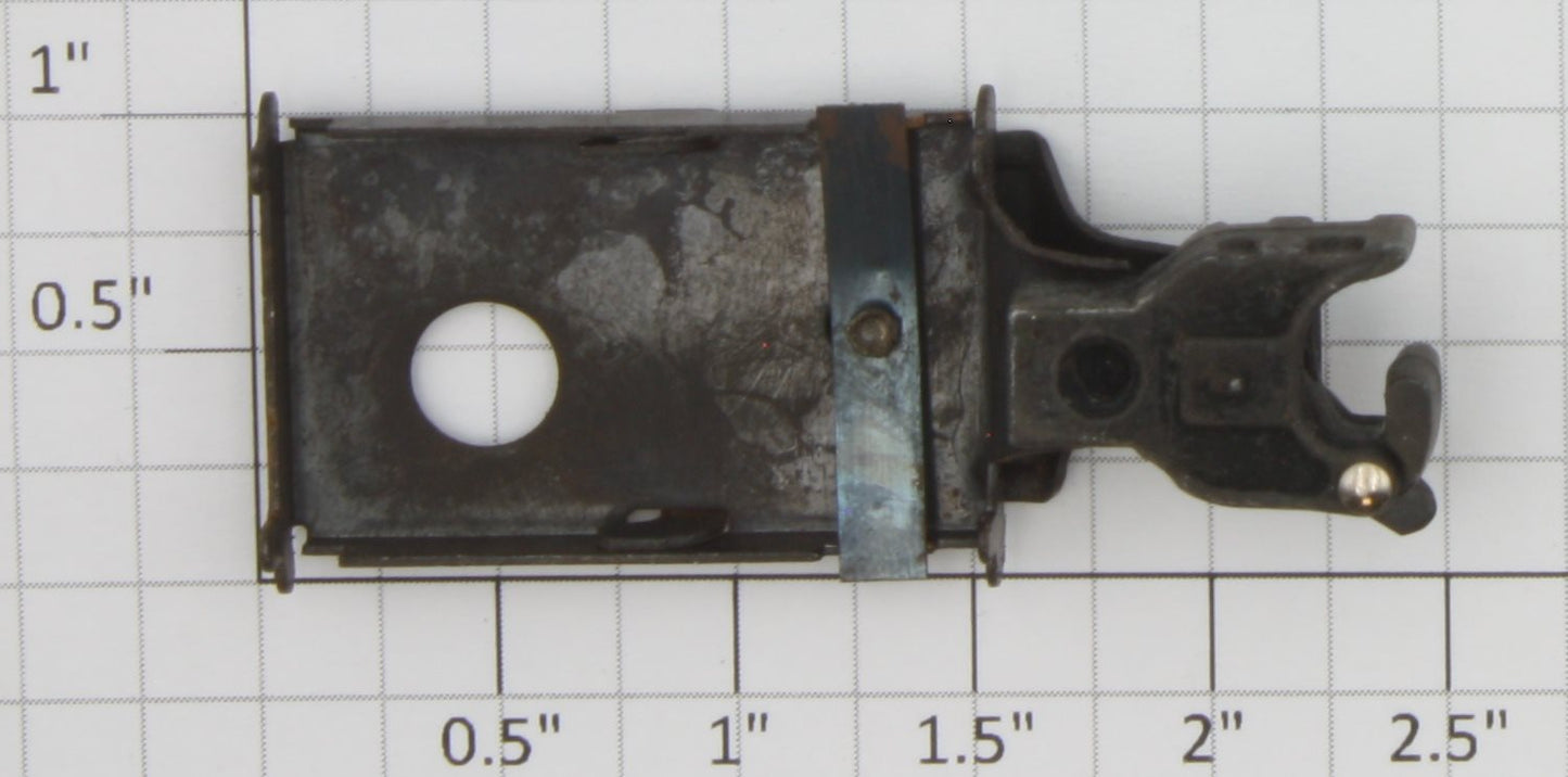 Lionel 480-25 Base Plate with Operating Coupler and Tab