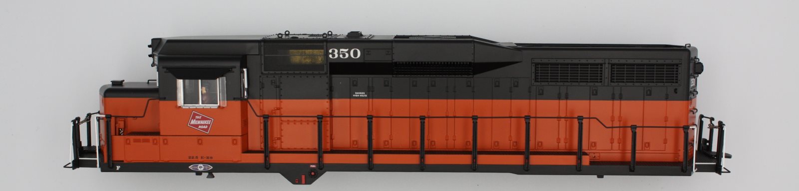 Lionel 82139-2 Milwaukee Road GP-30 Legacy Shell #350