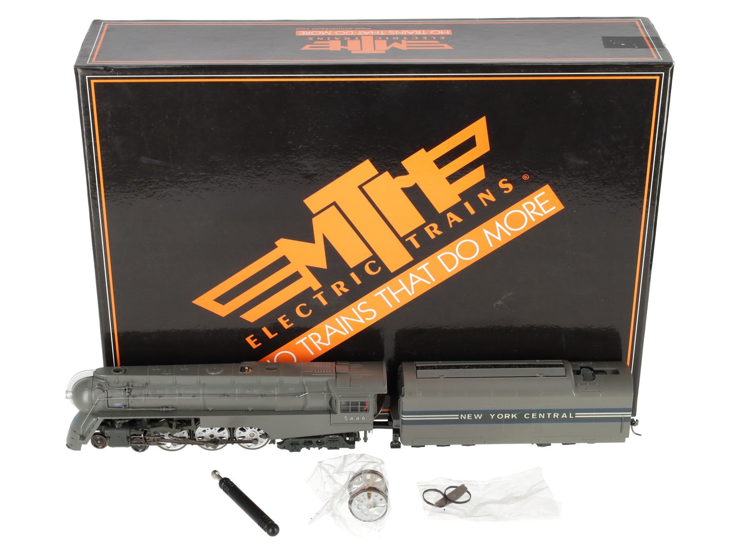 MTH 80-3233-1 HO NYC 4-6-4 Dreyfuss #5446/3.0/Boxpox Drivers