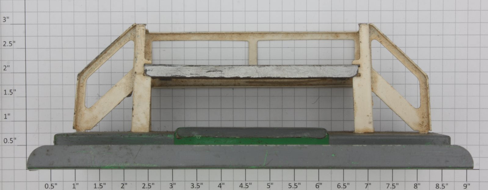 Lionel 3462PX Milk Car Platform Complete with Shelf Painted