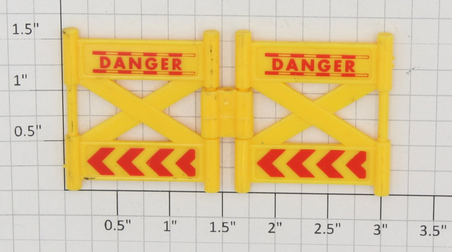 Acme 0624-5 O Gauge Free Standing "Danger" Barricade