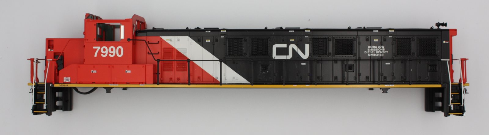 Lionel 28384-010 Canadian National Genset Shell with Cab and Railings #7990