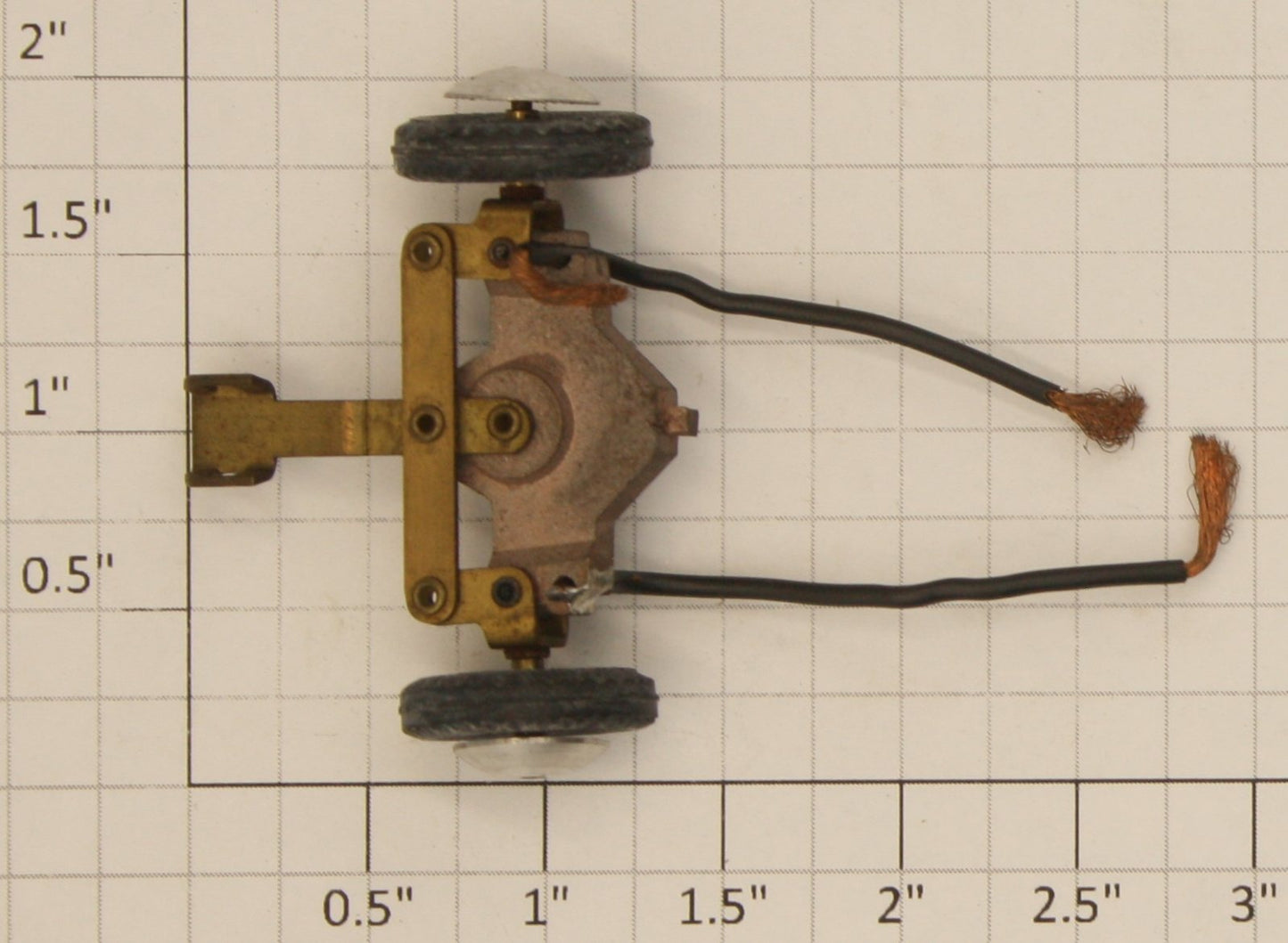 American Flyer XA16B112 Front End Steering Mount with Wheels and Tires