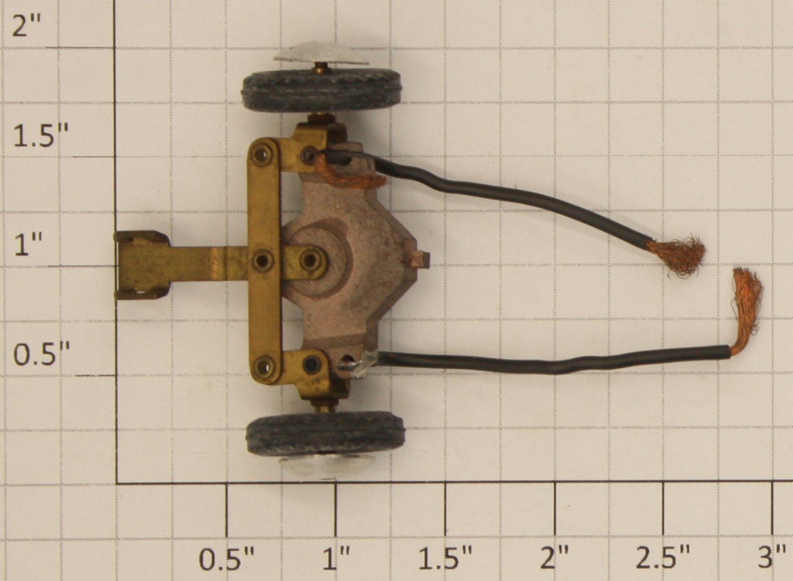 American Flyer XA16B112 Front End Steering Mount with Wheels and Tires