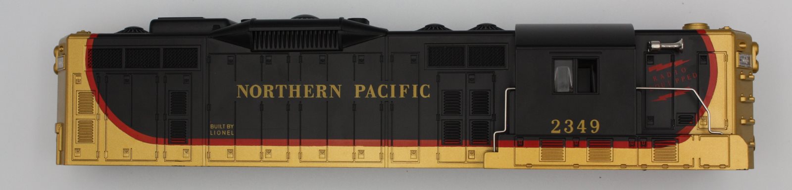 Lionel 38330-2 #2349 Northern Pacific GP-9 Shell