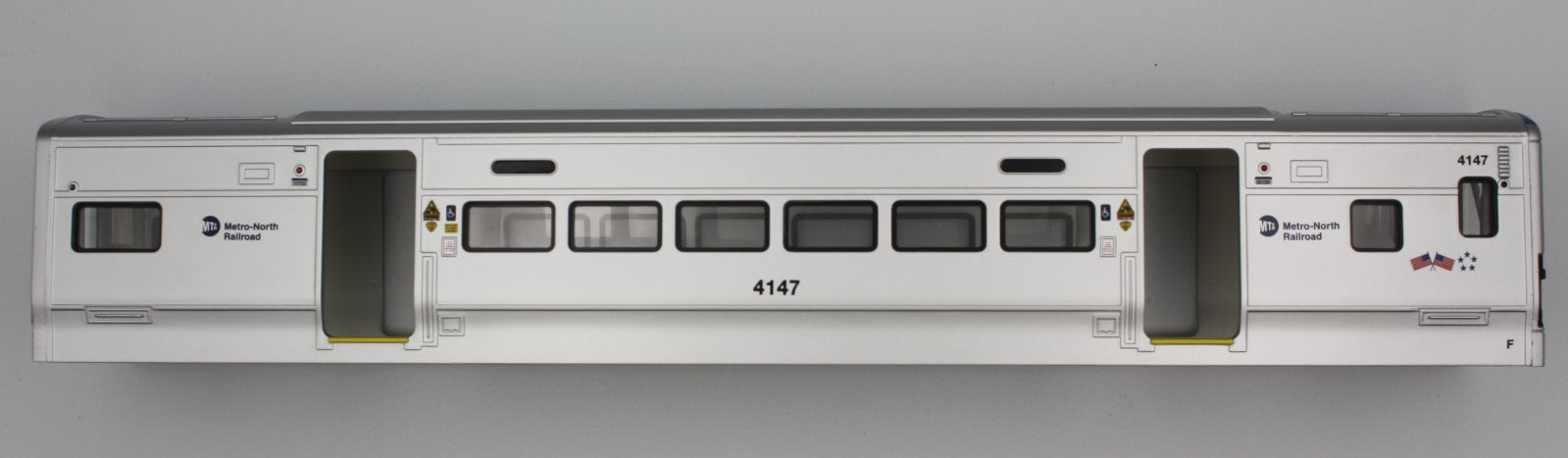 Lionel 82190-2 #4147 M-7 Metro / North Intermediate Shell