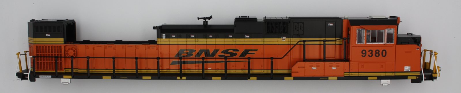 Lionel 28302-2 BNSF SD-70 Ace Shell #9380