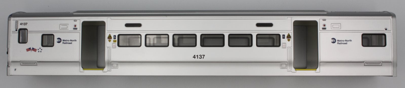 Lionel 82189-2 M-7 Metro North Powered Shell #4137