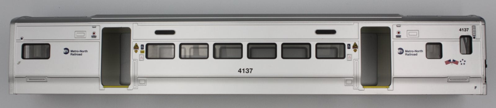 Lionel 82189-2 M-7 Metro North Powered Shell #4137