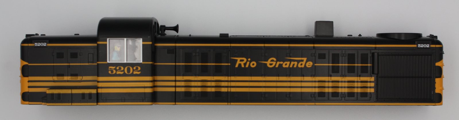 Lionel 38819-002 RS-3 LionChief Plus Rio Grande #5202 Shell