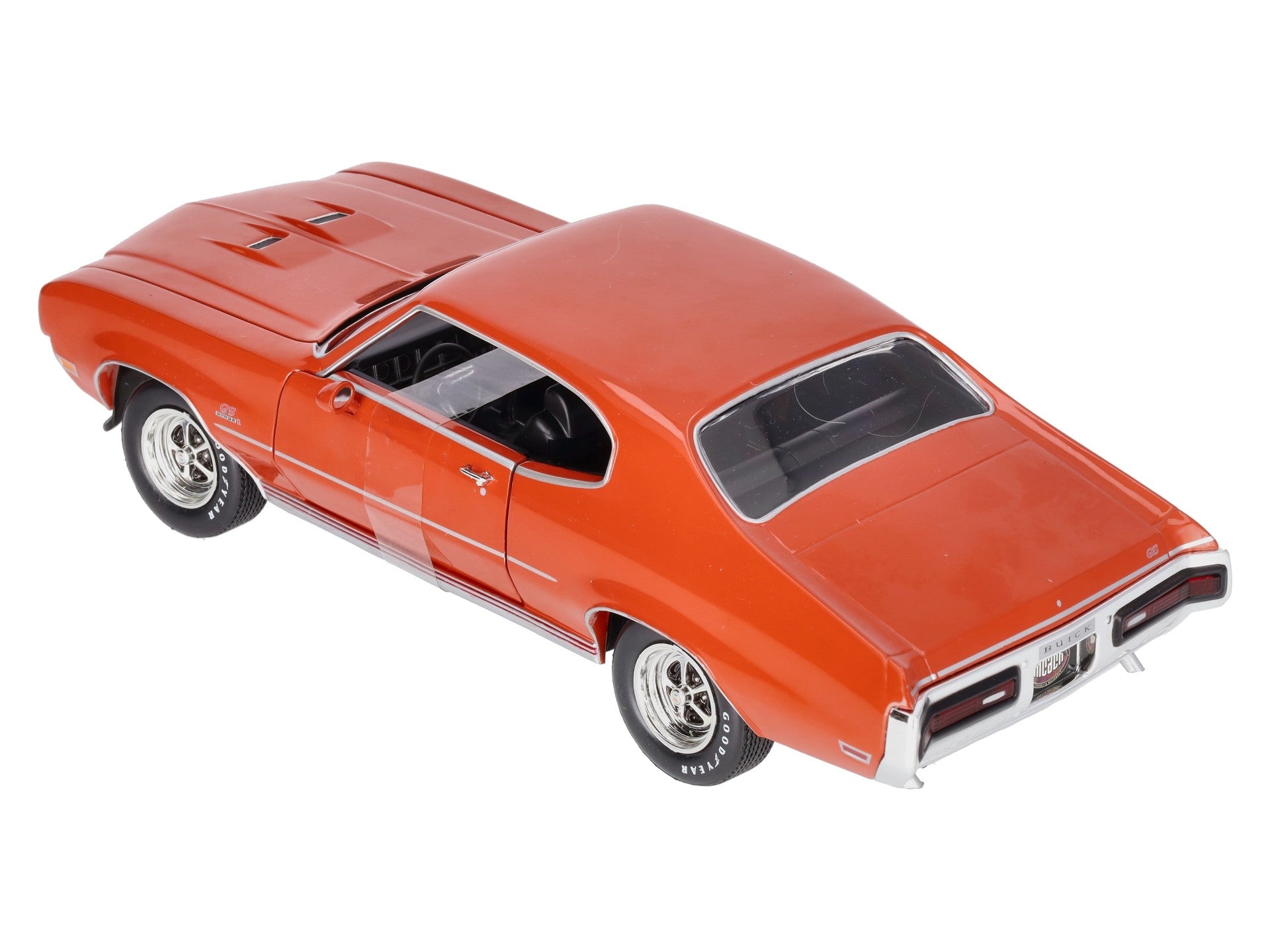 American Muscle 1327 1:18 1972 Buick GS Hardtop MCACN Diecast Model EX/Box