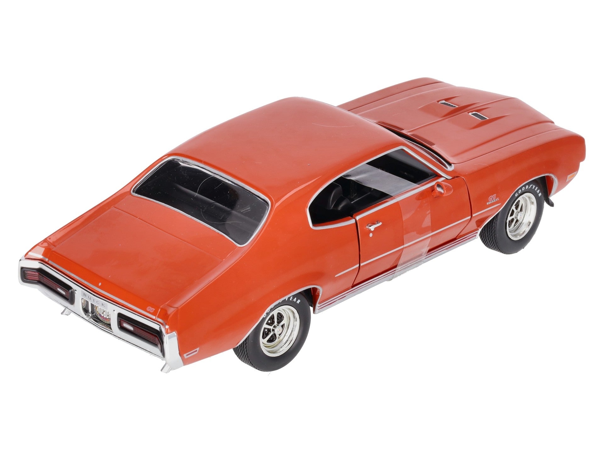 American Muscle 1327 1:18 1972 Buick GS Hardtop MCACN Diecast Model EX/Box