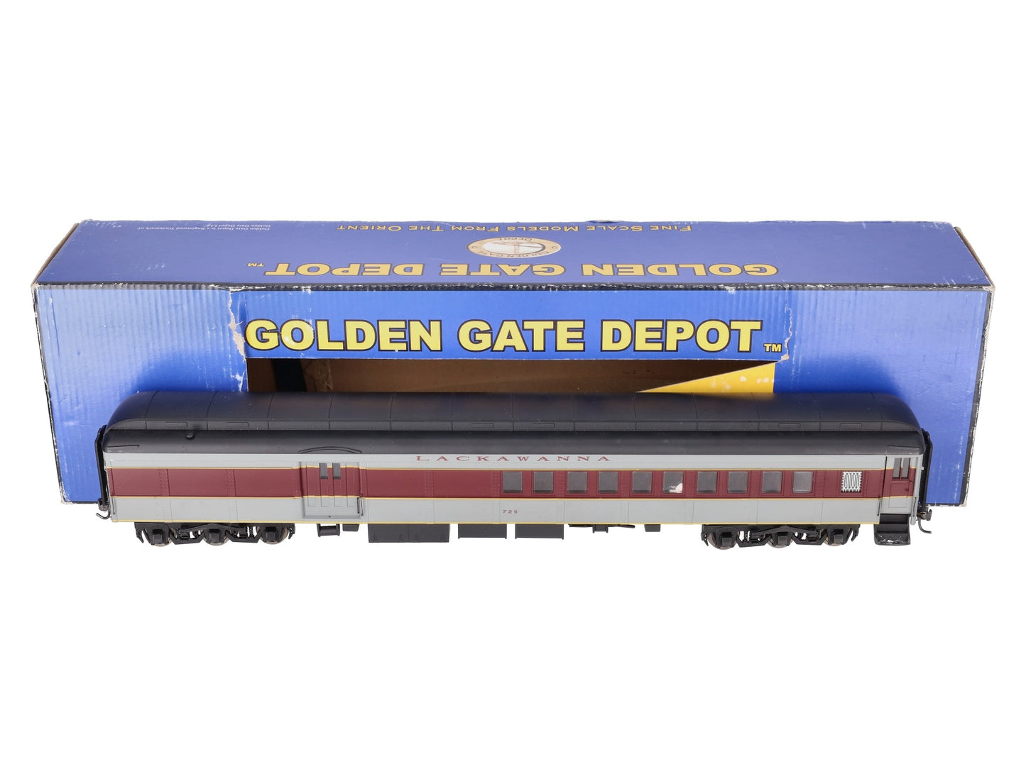 Golden Gate Depot O Scale Lackawanna 80' Coach Car #725 (2-Rail) VG/Box