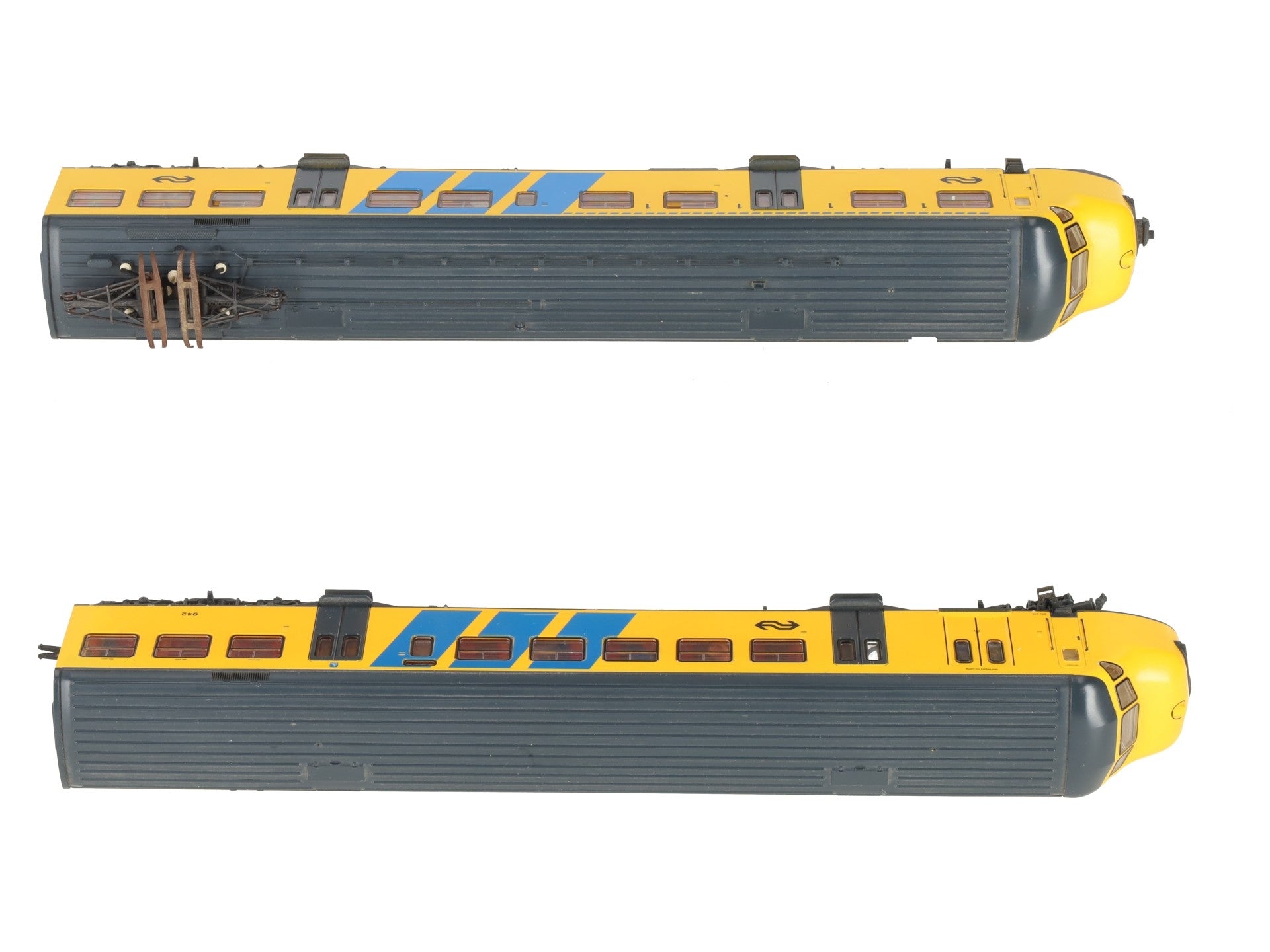 Fleischmann 1472 HO Dutch Railways NS MAT 64' Electric Passenger Locomotive #942 VG/Box