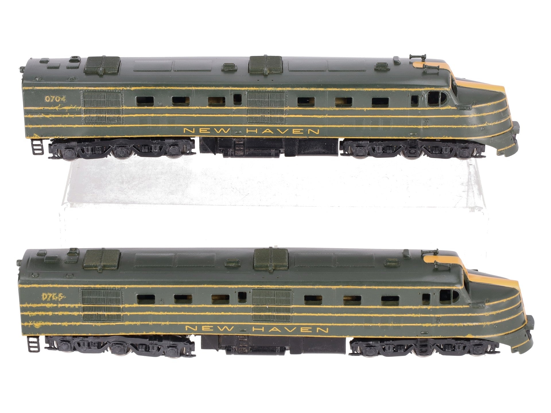Athearn DL-109 HO Scale New Haven Locomotive #0704 & #0705 Painted/Box