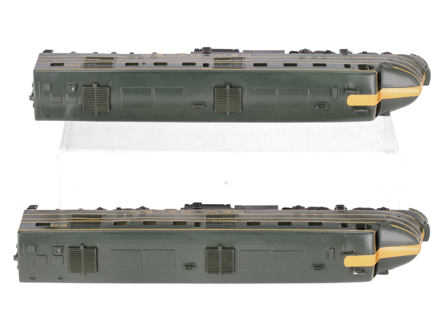 Athearn DL-109 HO Scale New Haven Locomotive #0704 & #0705 Painted/Box