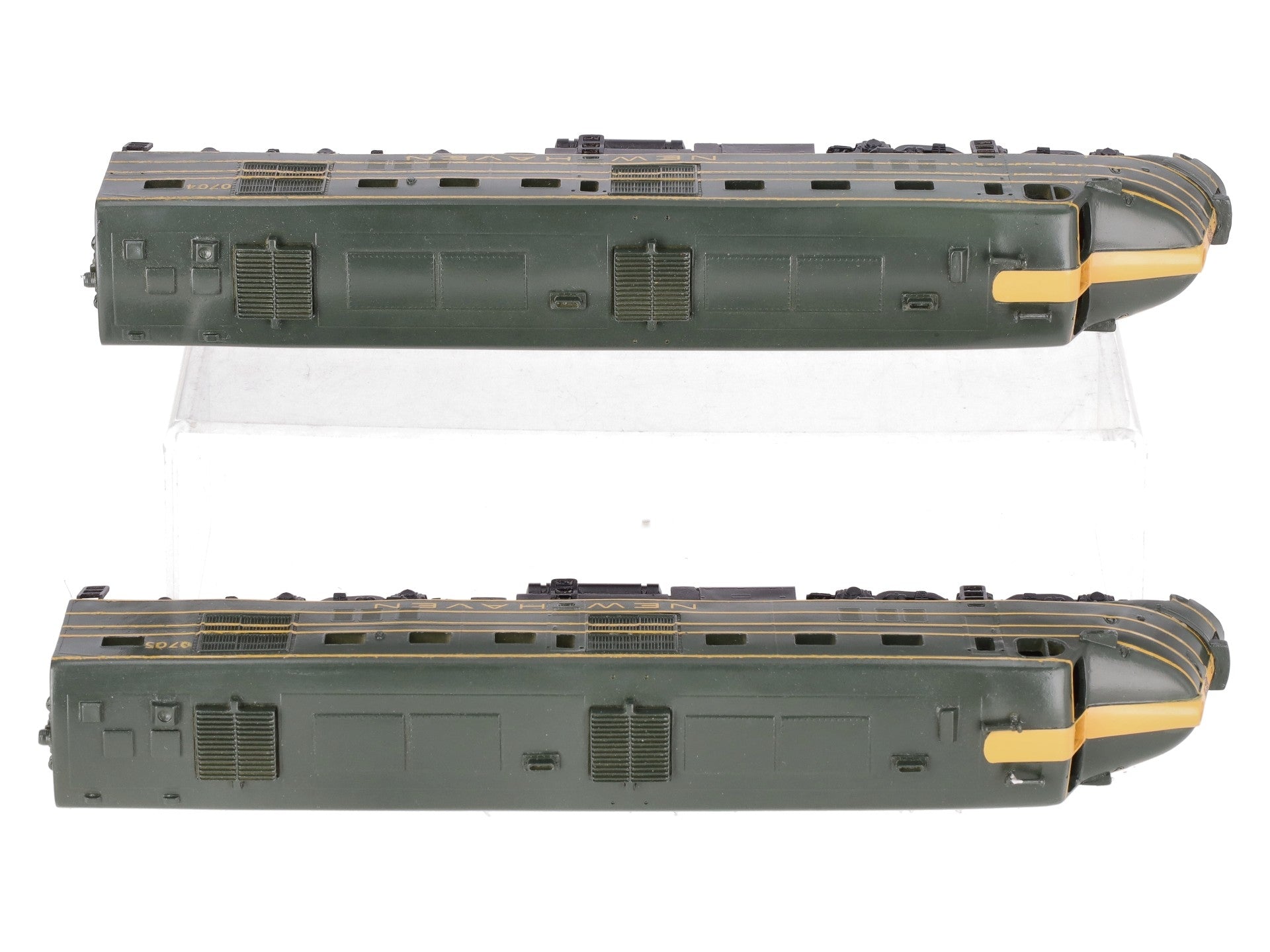Athearn DL-109 HO Scale New Haven Locomotive #0704 & #0705 Painted/Box