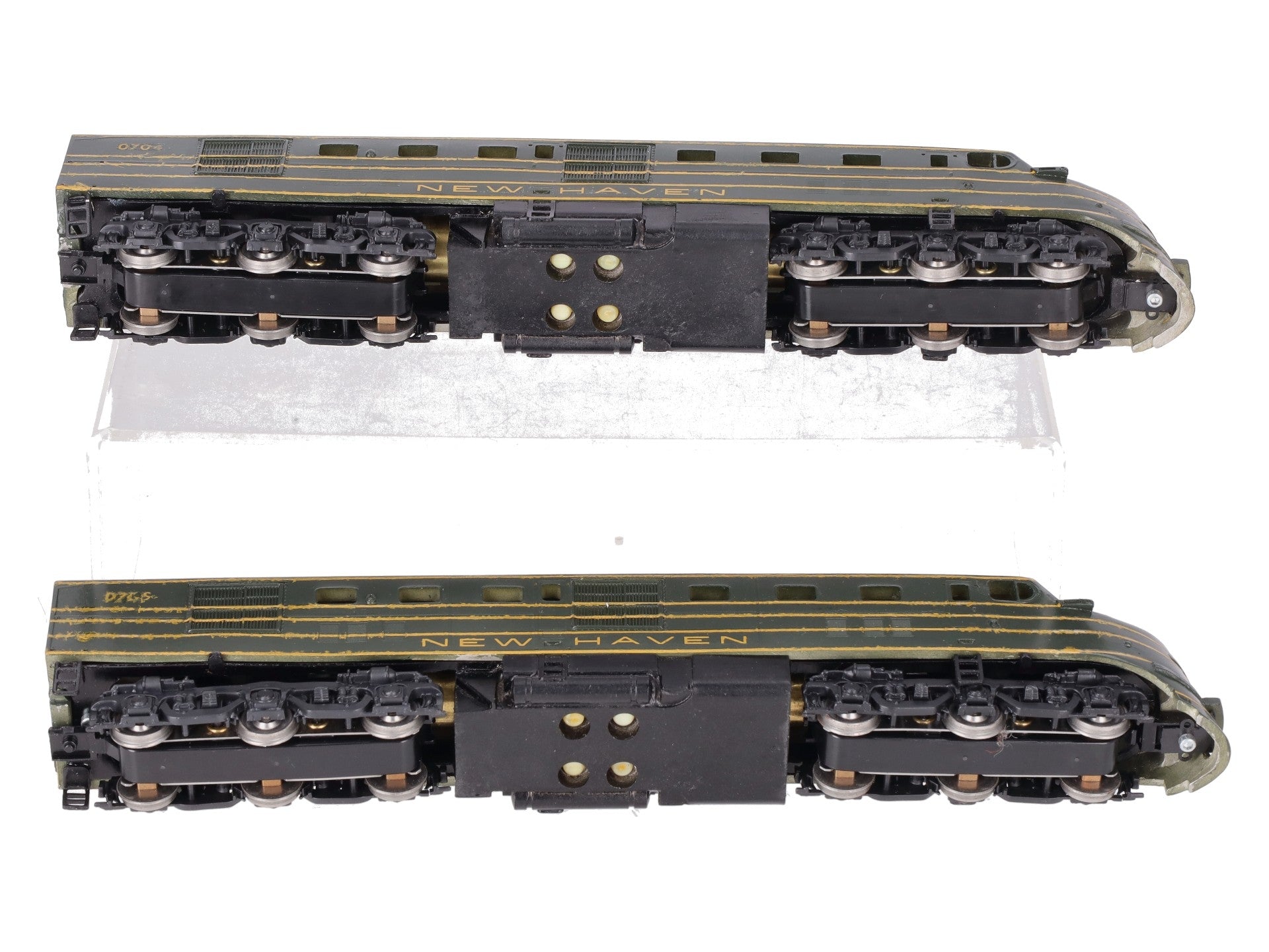 Athearn DL-109 HO Scale New Haven Locomotive #0704 & #0705 Painted/Box