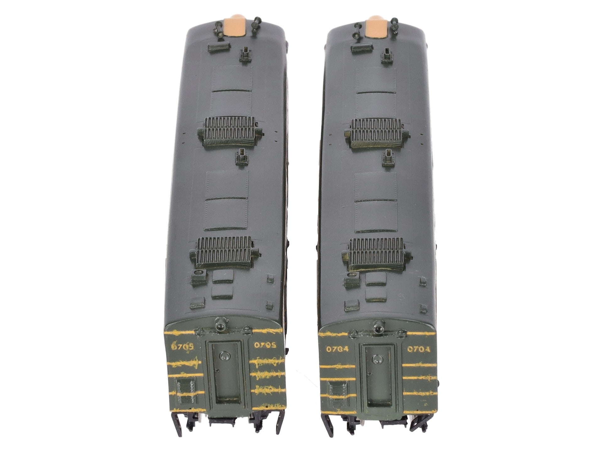 Athearn DL-109 HO Scale New Haven Locomotive #0704 & #0705 Painted/Box