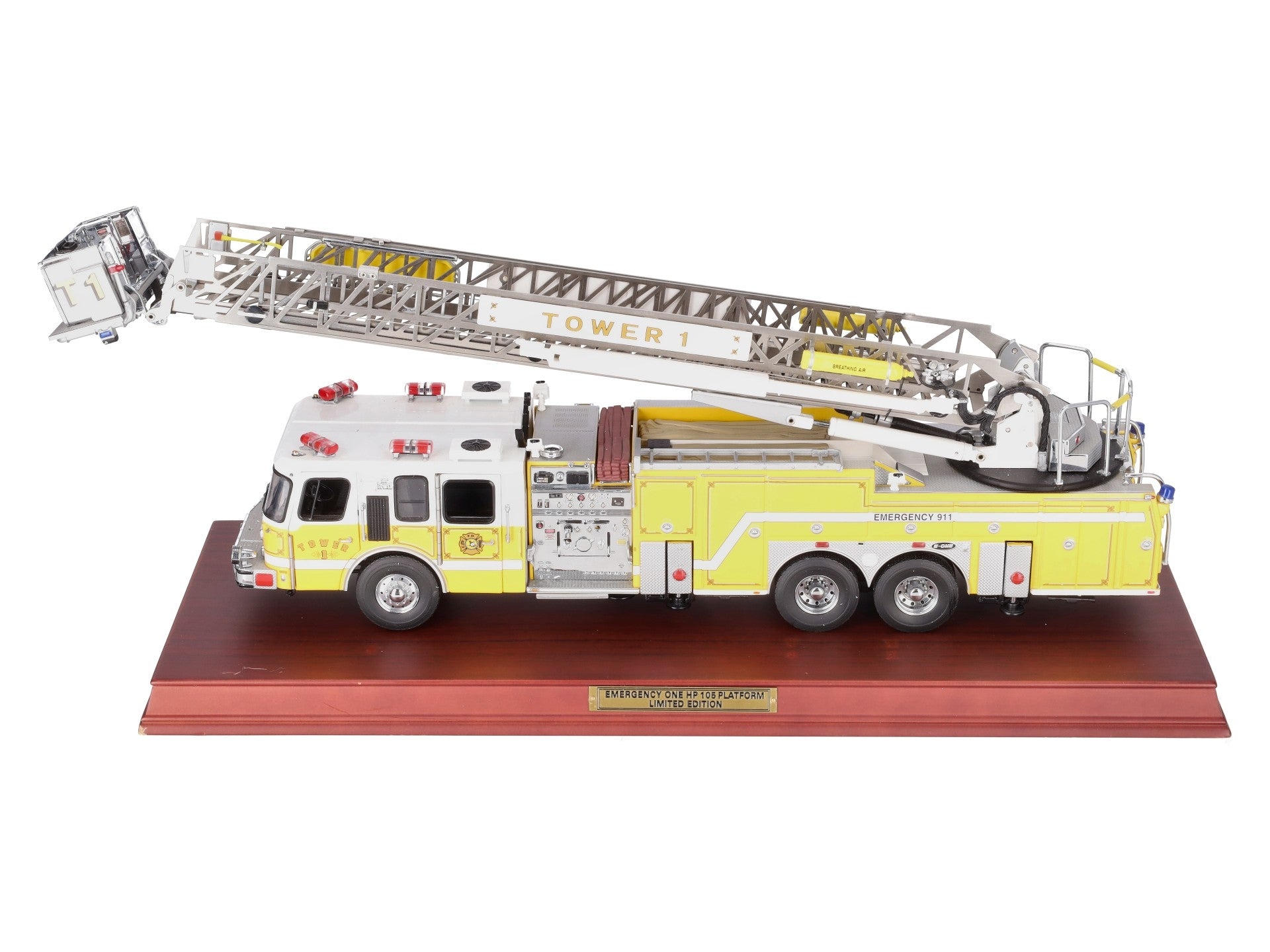 Franklin Mint 1:32 Emergency One - HP 105 Platform Limited Edition Fire Engine EX