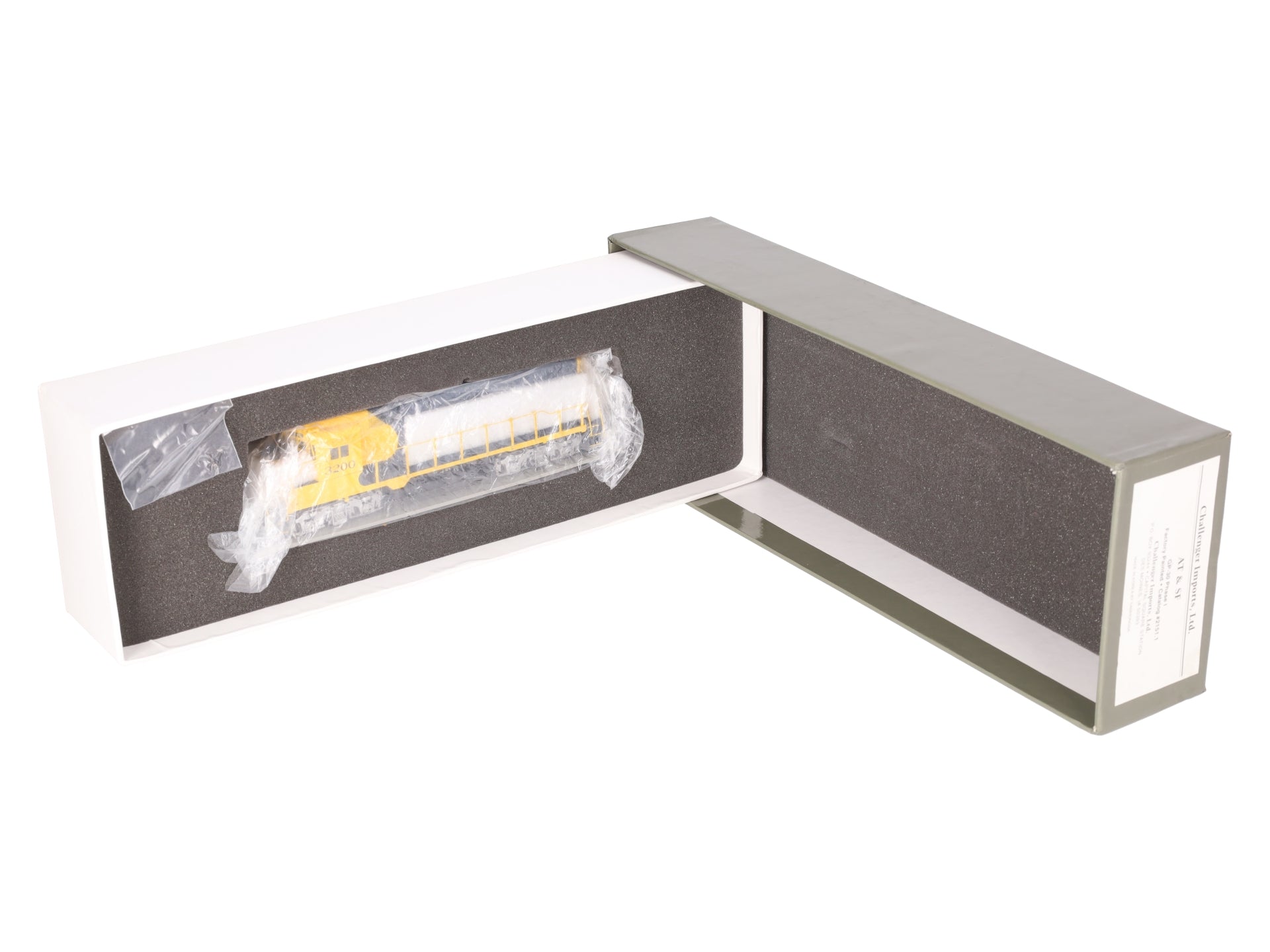 Challenger Imports 2151.1 HO BRASS ATSF GP-30 Phase I Diesel #3200 - F/P LN/Box