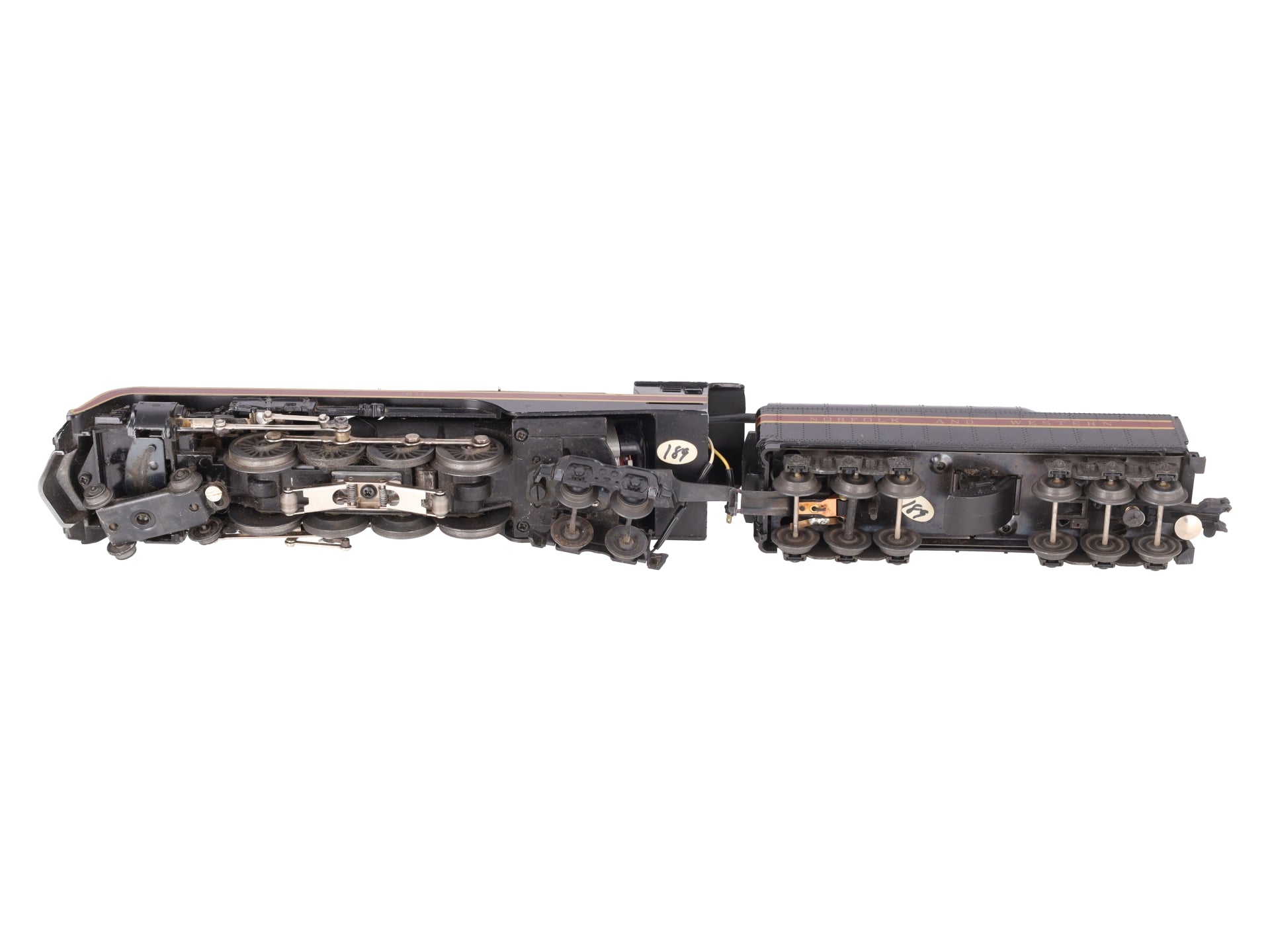 Lionel 6-8100 O Gauge Norfolk & Western 4-8-4 Steam Locomotive & Tender #611 VG