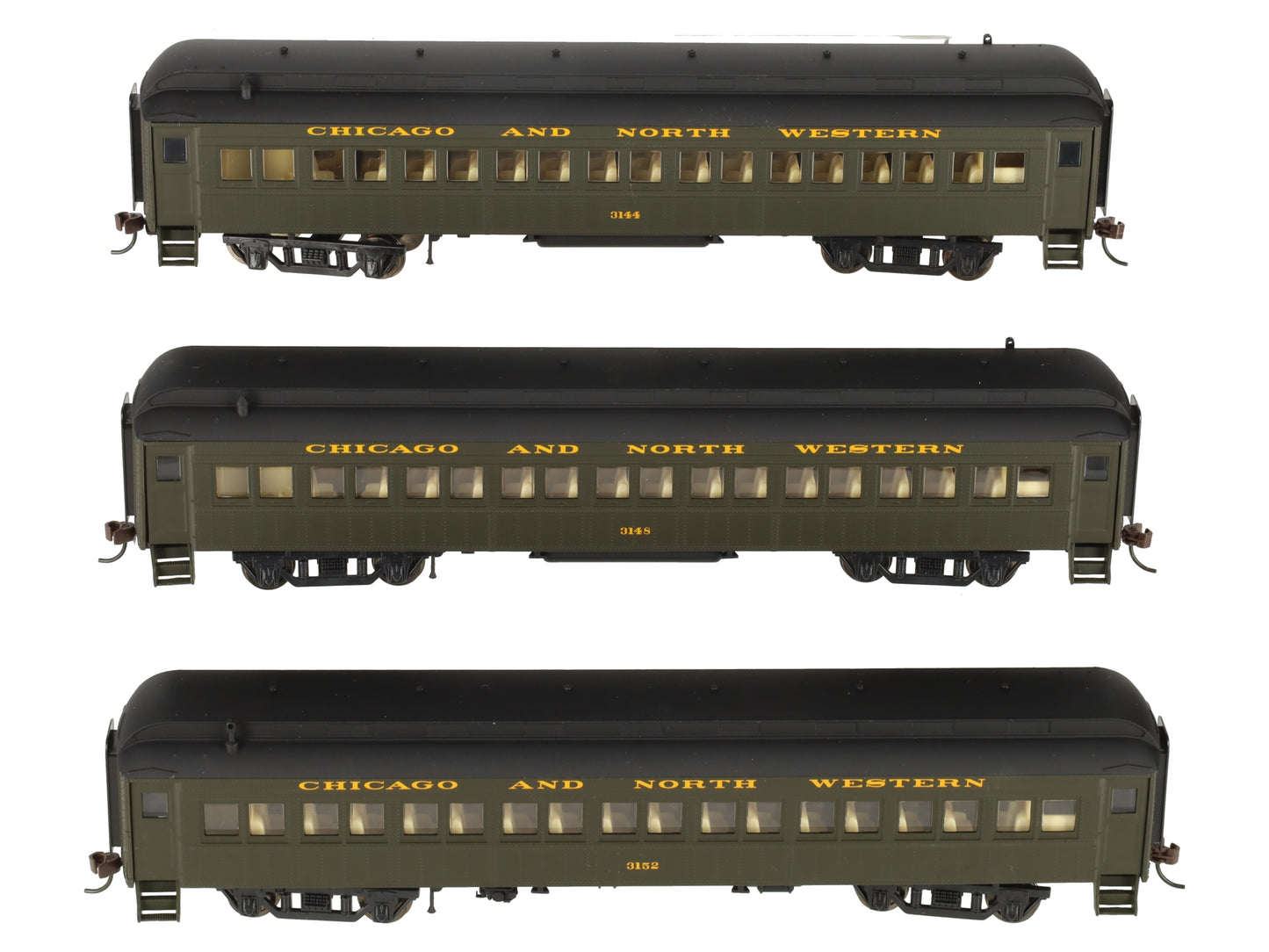 Rivarossi HR4036 HO Scale Chicago & North Western 60' Coach 3-Car Set LN