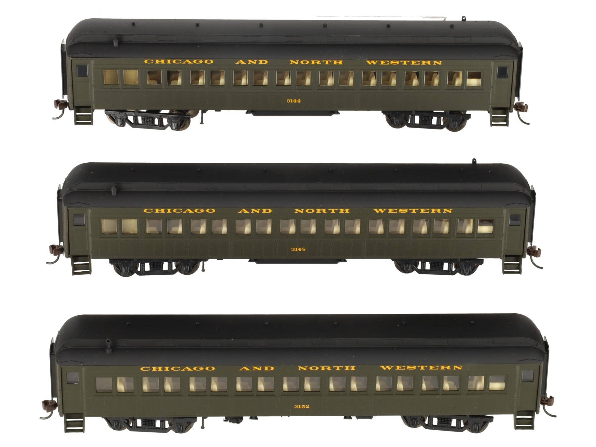 Rivarossi HR4036 HO Scale Chicago & North Western 60' Coach 3-Car Set LN