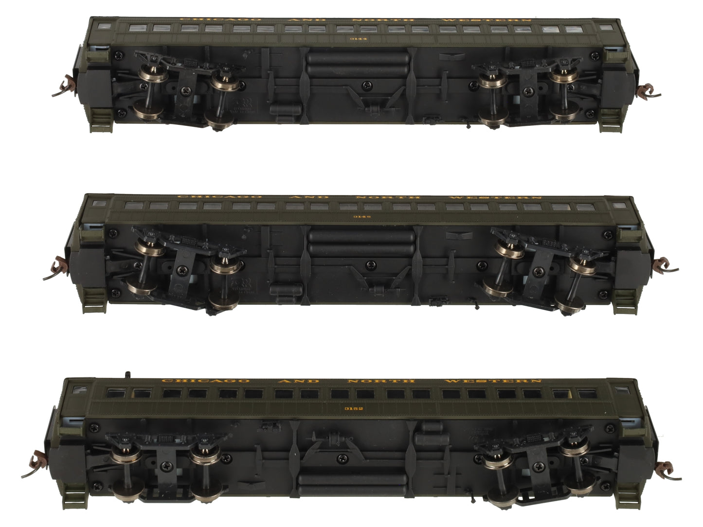 Rivarossi HR4036 HO Scale Chicago & North Western 60' Coach 3-Car Set LN