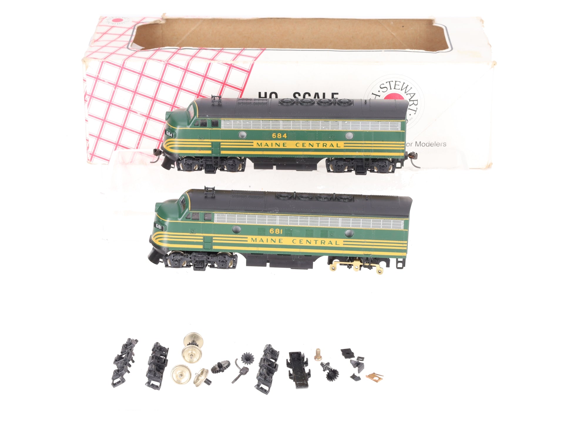 Stewart 5512 HO Maine Central EMD F3 Phase IV AA Powered Diesel Locomotives EX/Box