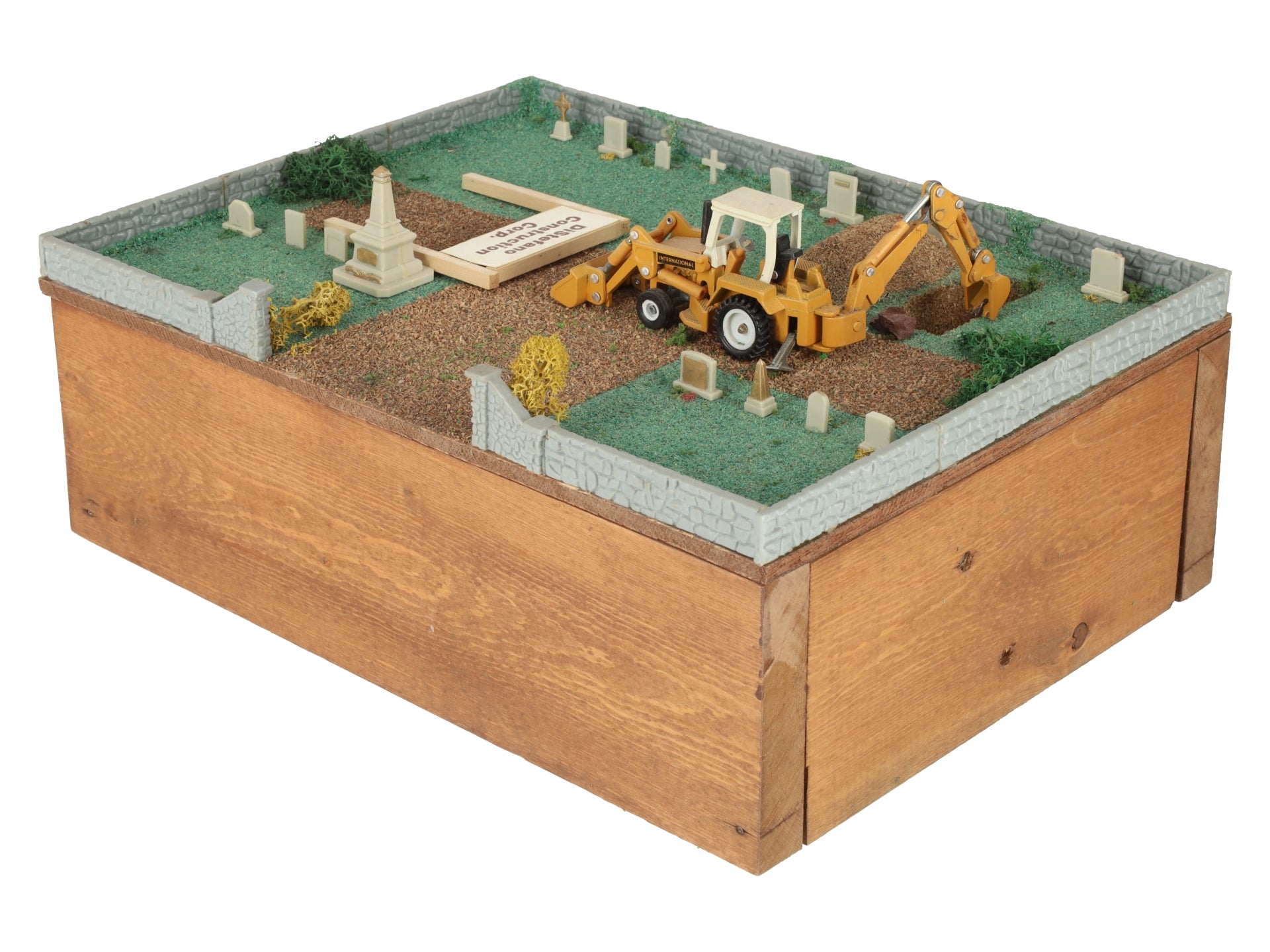 Ho Scale Custom Wooden Base Motorized Grave Digger Layout Section EX