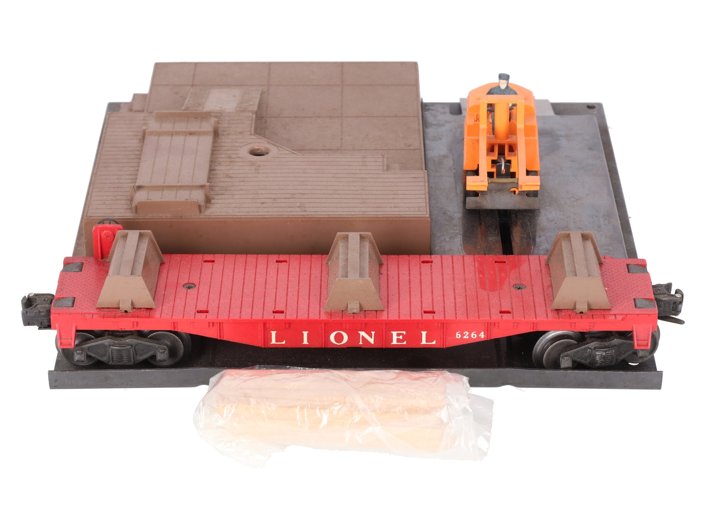 Lionel 264 Vintage O Operating Forklift Platform with 6264 Lumber Car VG