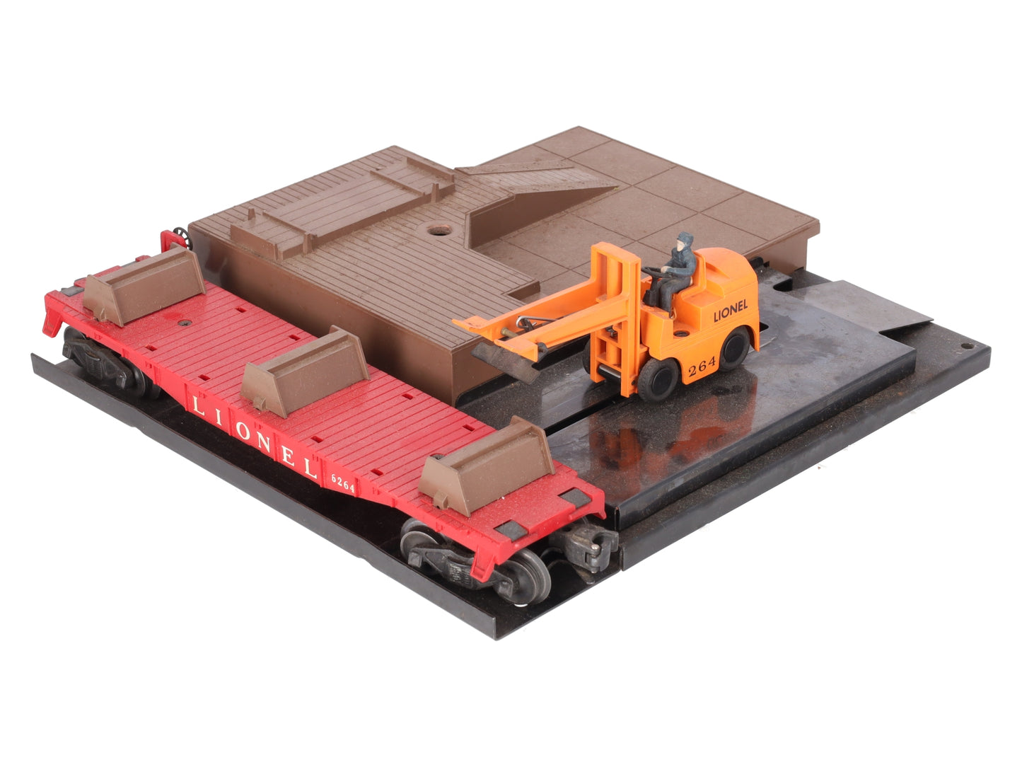 Lionel 264 Vintage O Operating Forklift Platform with 6264 Lumber Car VG